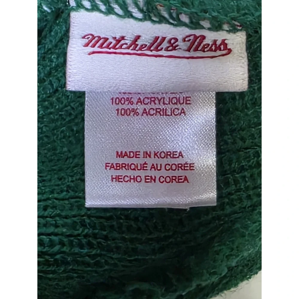 Boston Celtics Mitchell & Ness Pom‎ Beanie Knit Hat Green White Cuff NBA